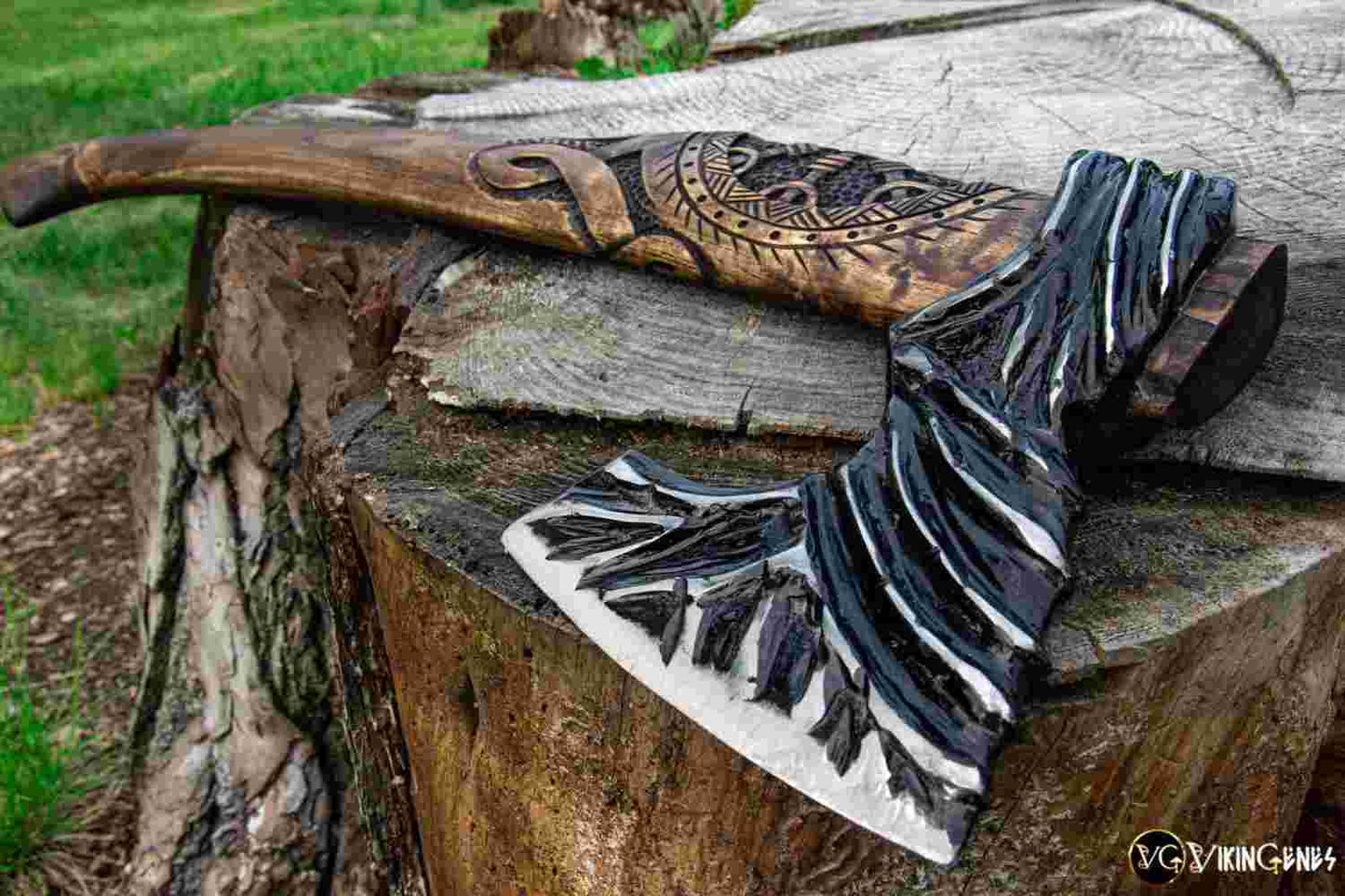 Forged steel axe with Agishyalm engraving