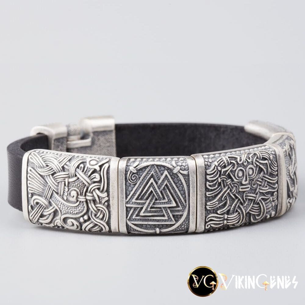 Viking Bracelet of - Gullinkambi - Valknut - Triquetra